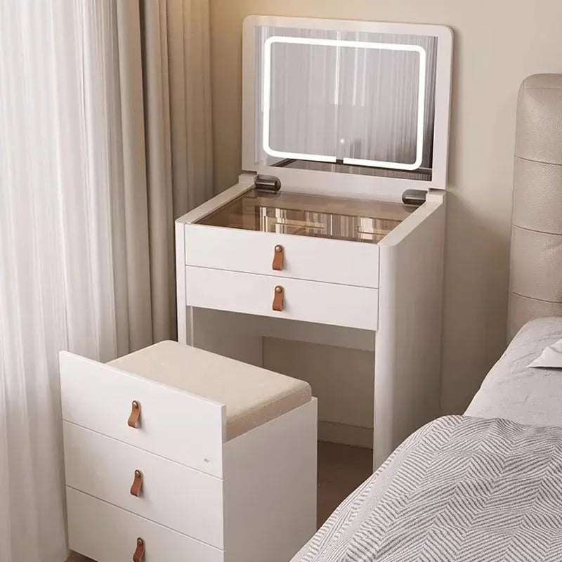 Eleganter Schminktisch mit klappbarem Spiegel + Hocker inklusive